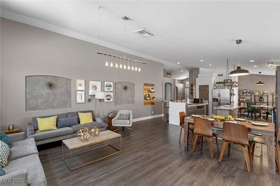Foto principal - 3185 Castle Canyon Ave