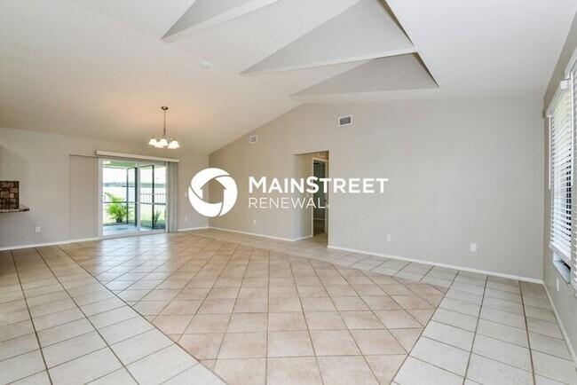 Foto del edificio - 3 Bedroom Pet-Friendly Home in Cape Coral, FL with Main Street Renewal