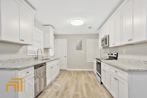 Building Photo - 4105 Kenora Dr SW