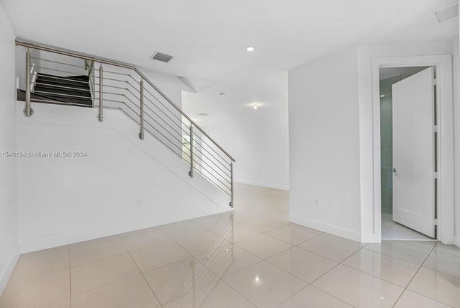 Building Photo - 10404 NW 66th St