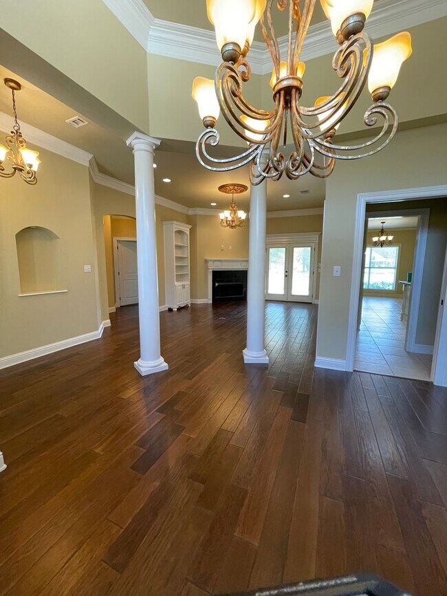 Building Photo - Cypress Bay Neighborhood-North Benton