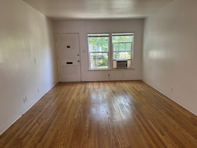 Foto del edificio - 11653 Magnolia Blvd