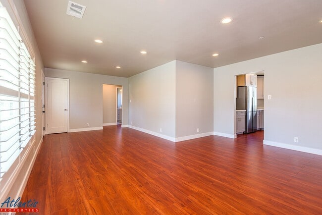Foto del edificio - Gorgeous Cambrian Park Home
