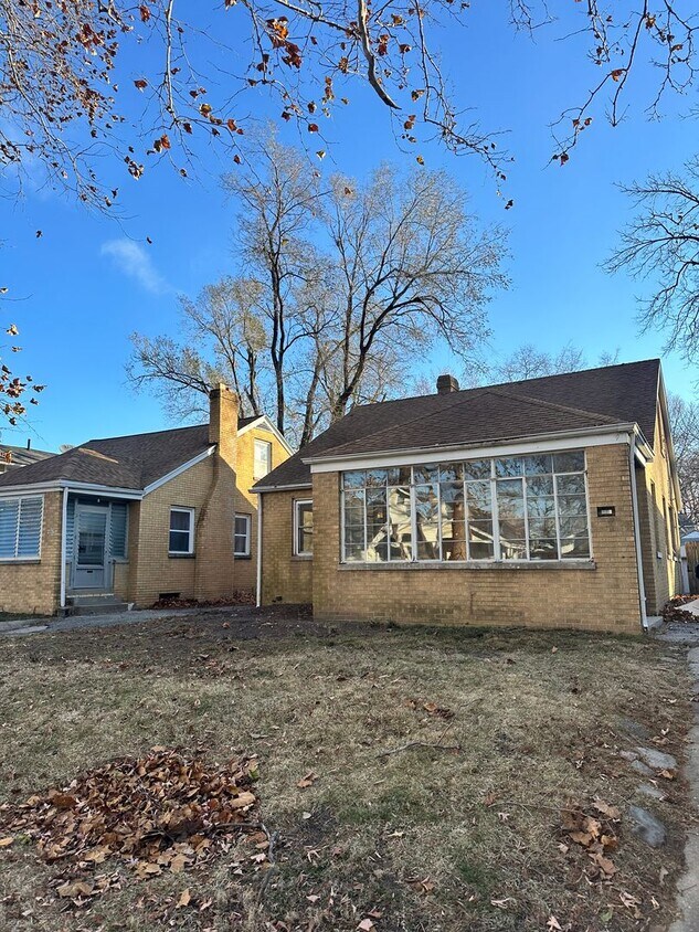 Foto principal - Remodeled home in Harvard park