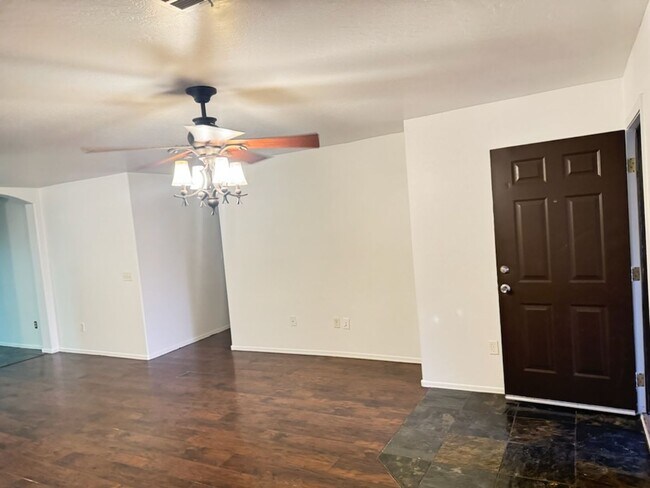 Foto del edificio - Apache Junction 3 bedroom rental