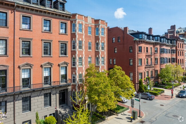Alternate - 92 Beacon St