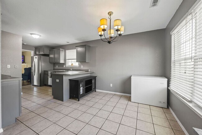 Foto del edificio - Spacious 3-Bedroom Home in Bentonville’s E...
