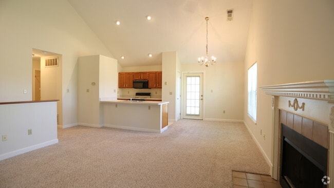 Living Room - Retreat at Windemere