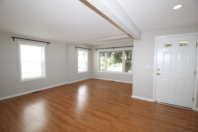 Building Photo - 67 Scofield Ave