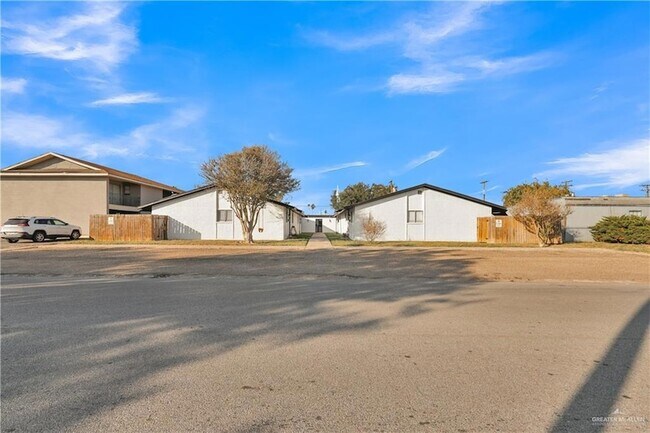 Foto del edificio - 1104 Fern Ave