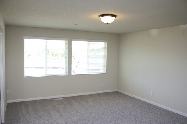Building Photo - Beautiful Newer Camas Home in Desirable Ne...