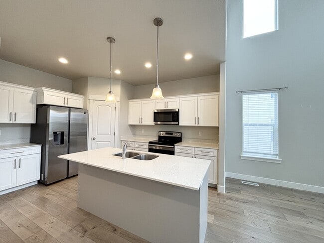 Building Photo - 3742 Canyon Falls Dr