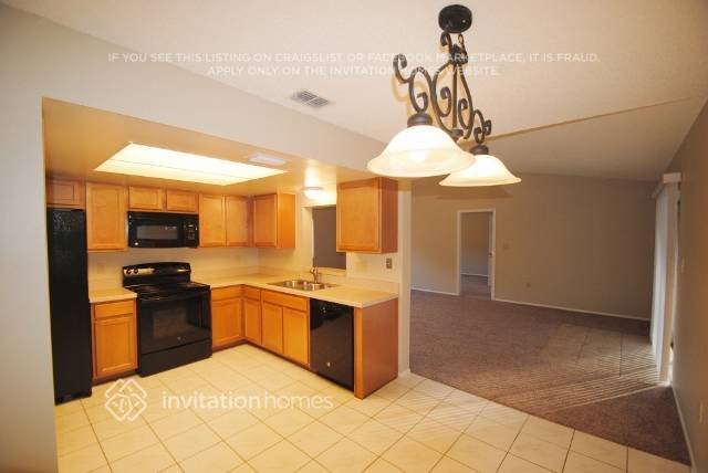 Foto del edificio - 5210 Curtis Blvd