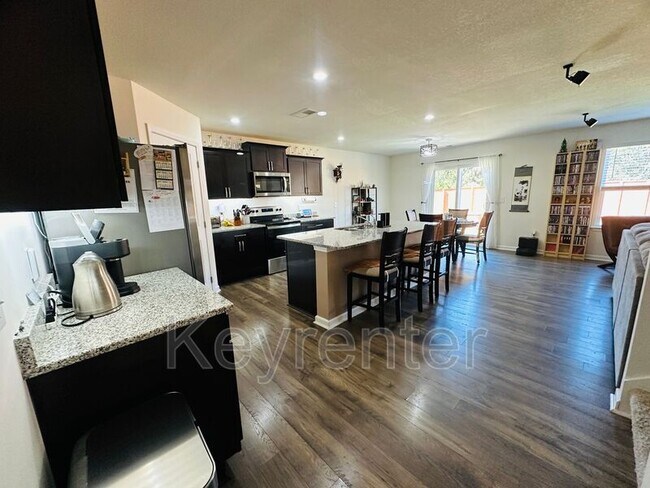 Building Photo - 104 Jesse Baker Ln