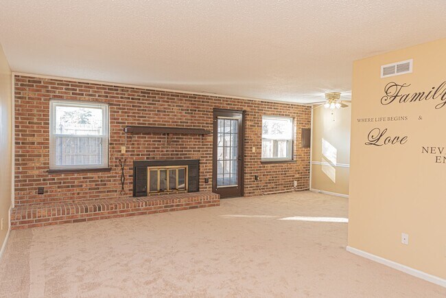 Foto del edificio - 4553 Good Adams Ln
