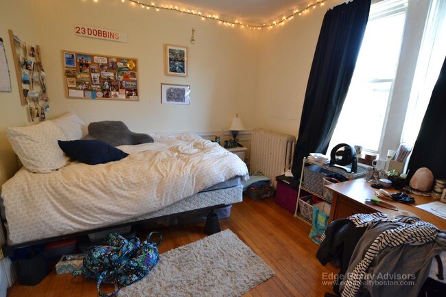 Building Photo - 316 St Paul St