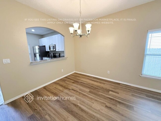 Building Photo - 1710 Mandavilla Dr