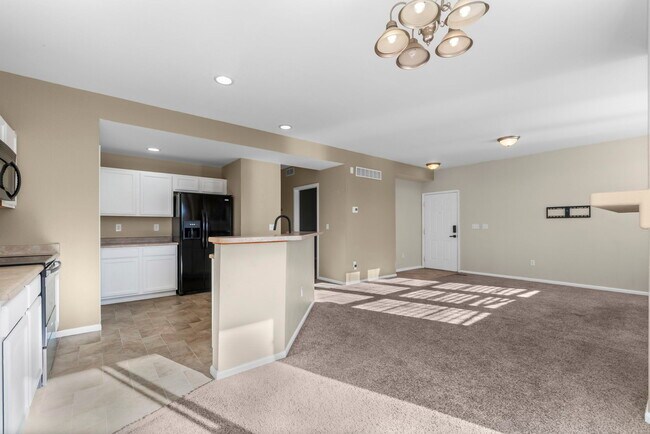 Foto del edificio - 2564 W 82nd Ln