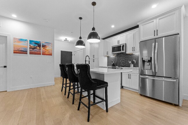 Building Photo - 68 Armandine St