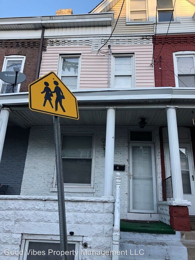 Primary Photo - 5 br, 1 bath House - 412 N Olden Ave