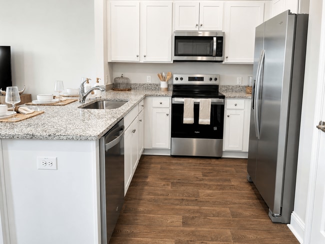Building Photo - Central Townhomes