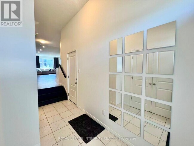 Building Photo - 874 Paseana Pl.