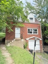 Building Photo - 615 Lougeay Rd