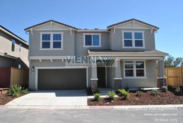 Foto principal - Great location in Rocklin, 5 Spacious Bedr...