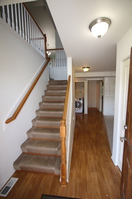 Primary Photo - Light and Bright 3 Bedroom South Anchorage...