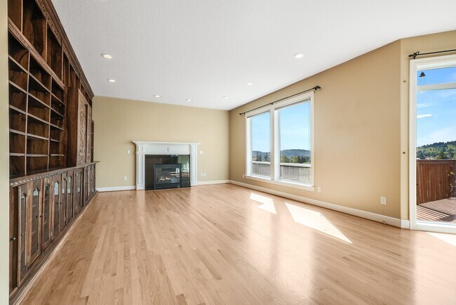 Building Photo - 15532 SE Henderson Way
