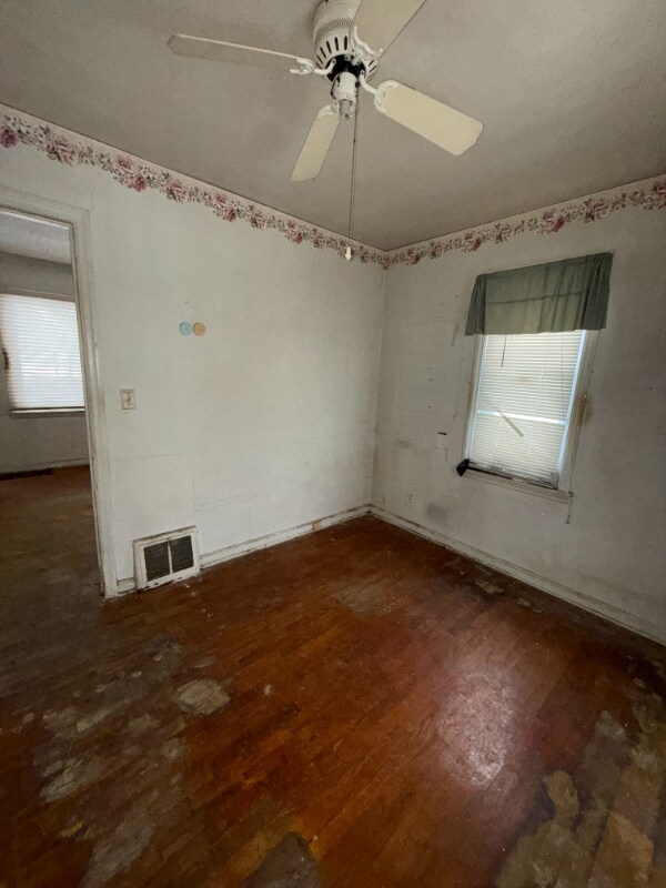 Building Photo - 762 E Alma Ave