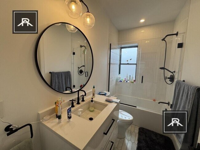 Foto del edificio - 3 bedroom in Brookline MA 02445
