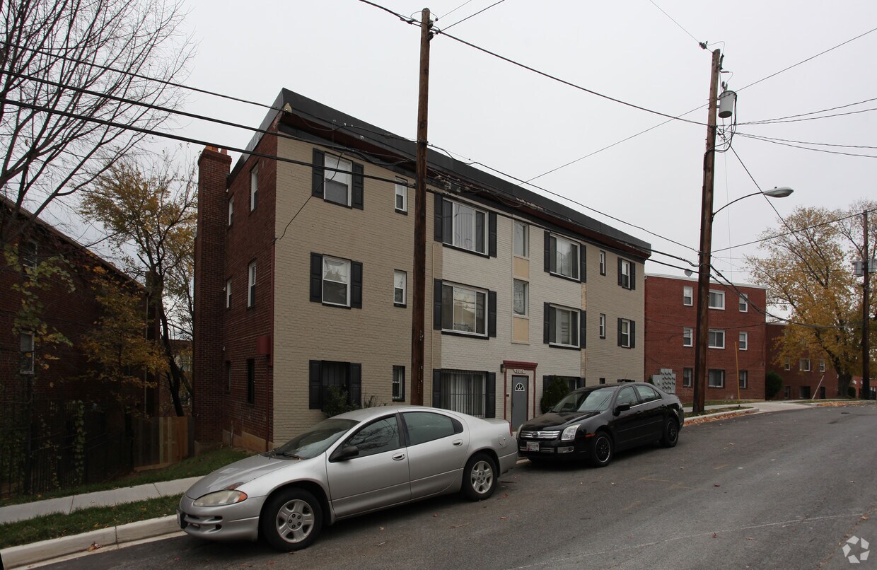 Foto del edificio - 5210 Just St NE