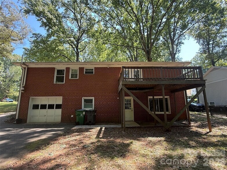 Foto del edificio - 6228 Candlewood Dr
