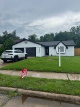 Building Photo - 12539 Fern Forest Dr