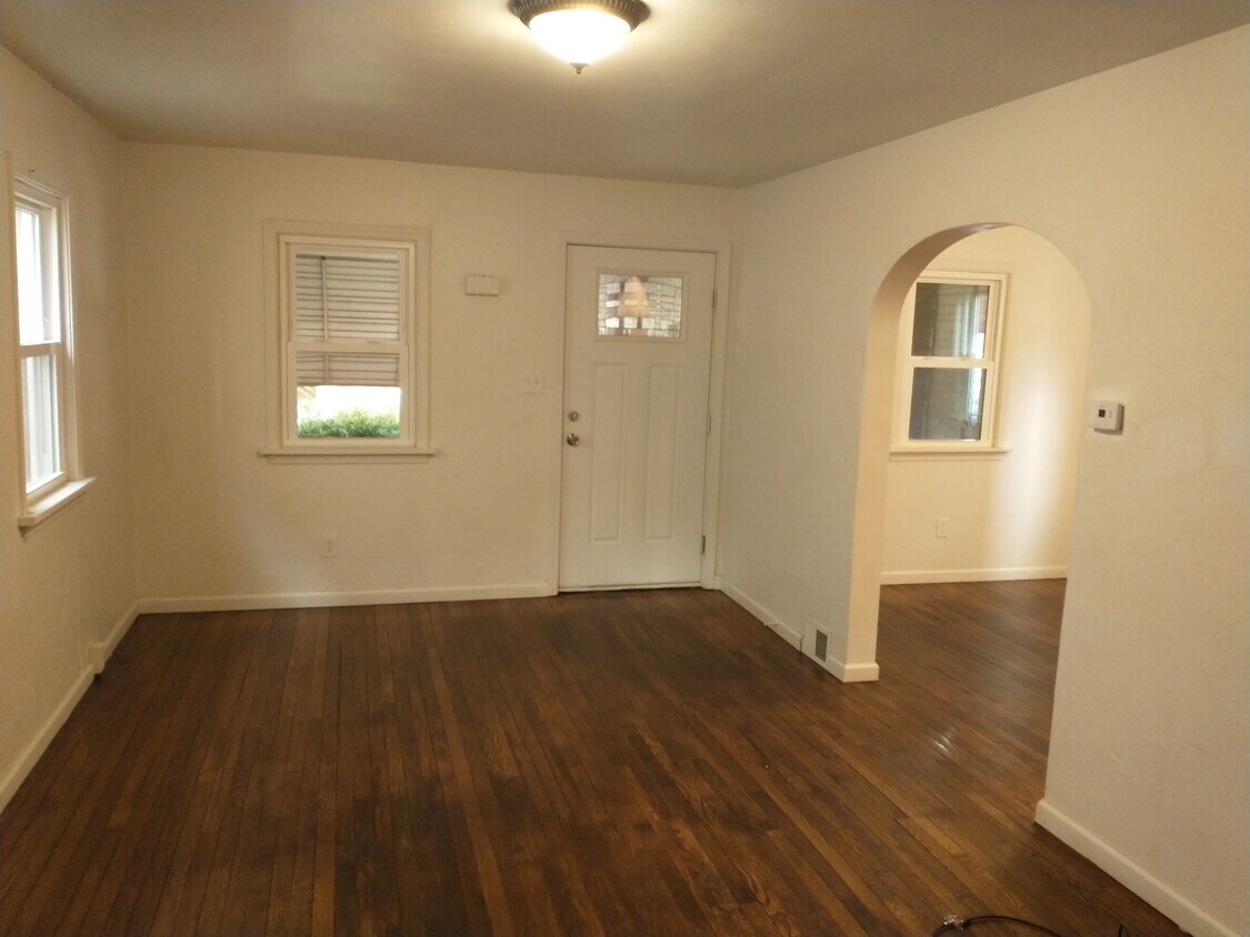 Building Photo - 337 Monongahela Ave