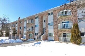 Building Photo - 145 Kemp Cres