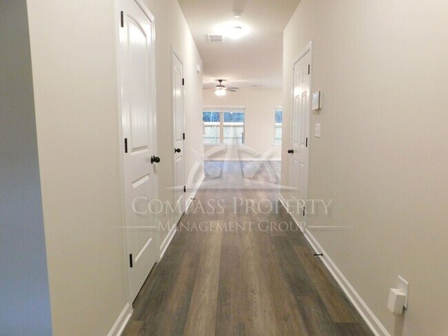 Building Photo - 6028 Oak Bend Ct