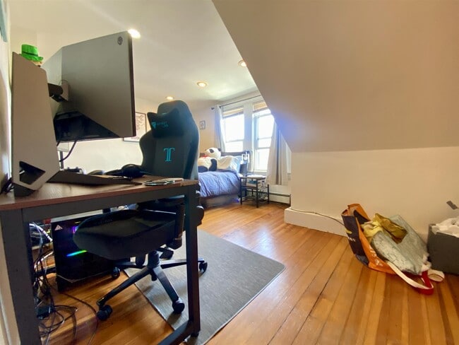 Building Photo - 87 Summer St