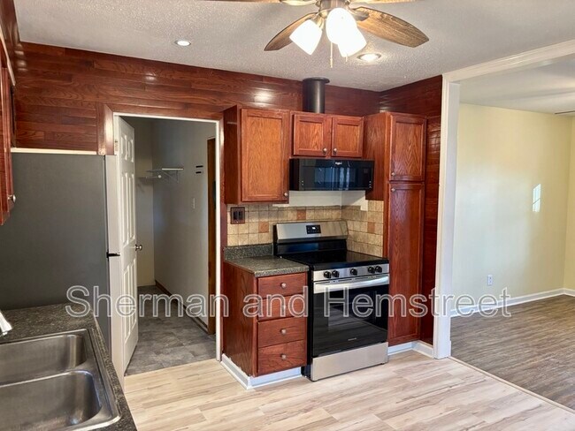 Building Photo - 263 Fairfax Pl