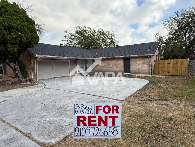 Building Photo - 8007 Lake Forest Dr