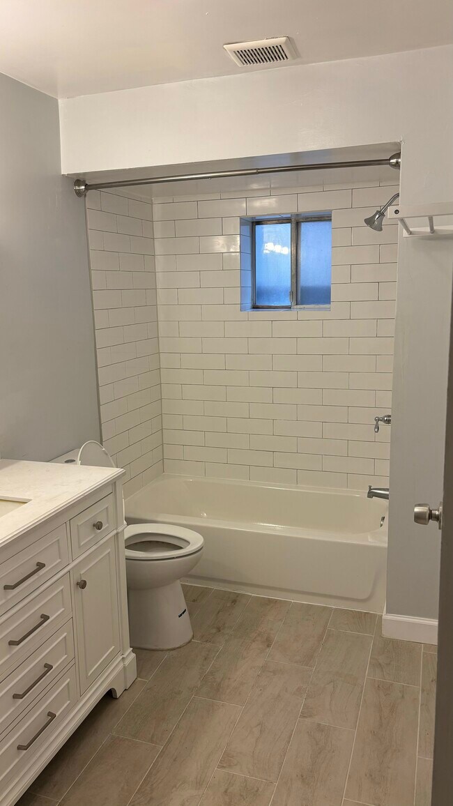 Bathroom - 343 South Fairmount Street