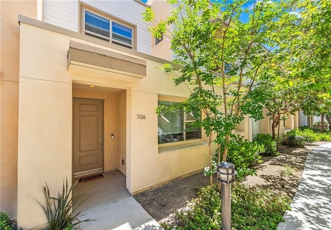 Building Photo - 706 Colorado Cir