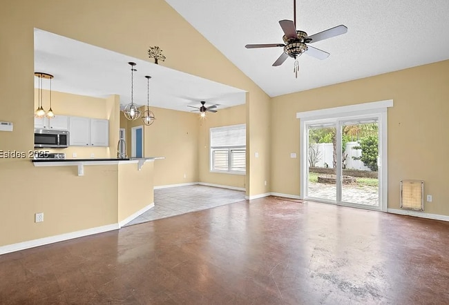 Building Photo - 6 Broadland Cir