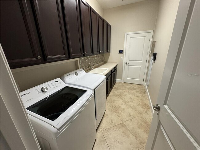 Building Photo - 5847 Palmer Ranch Pkwy