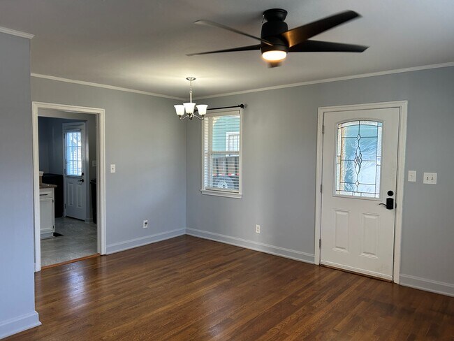 Foto del edificio - 2224 Roslyn Ave