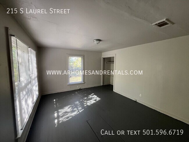 Foto del edificio - 215 S Laurel St