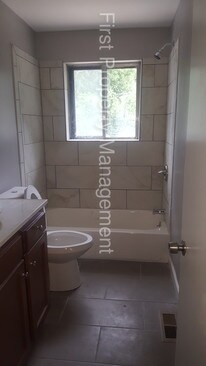 Building Photo - 7543 Leemont Dr