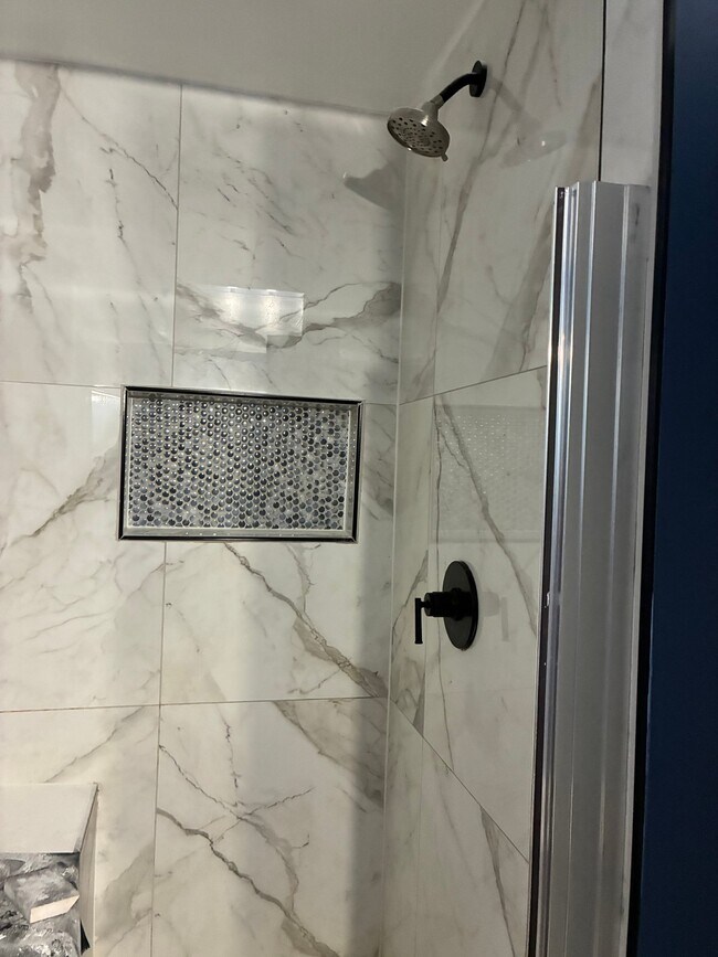 Foto del edificio - 15087 Holleyside Dr