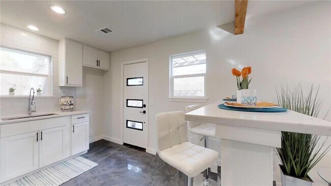 Foto del edificio - 1406 Brentwood St